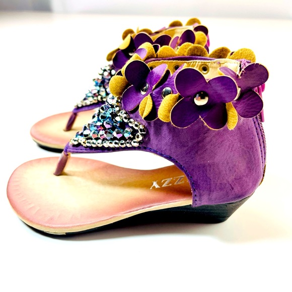 IZZY Purple Sandals - Little Girls Size 5 - Picture 1 of 8
